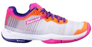 Babolat Jet Ritma 2022 är en fantastiskt padelsko för damer och bäst i vårt test av padelskor 2022. Denna påkostade, smidiga och slitstarka sko är riktigt bra på alla sätt.