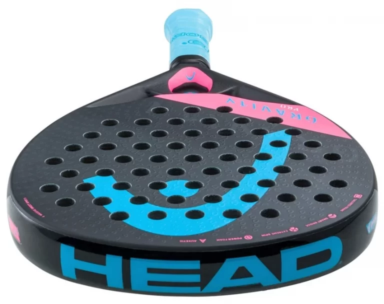 Träffytan på HEAD Gravity Pro 2022, som är räfflad och ruggad för extra mycket skruv i slagen.