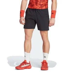 Adidas Ergo Padel shorts för herrar är stilrena och smidiga att bära.