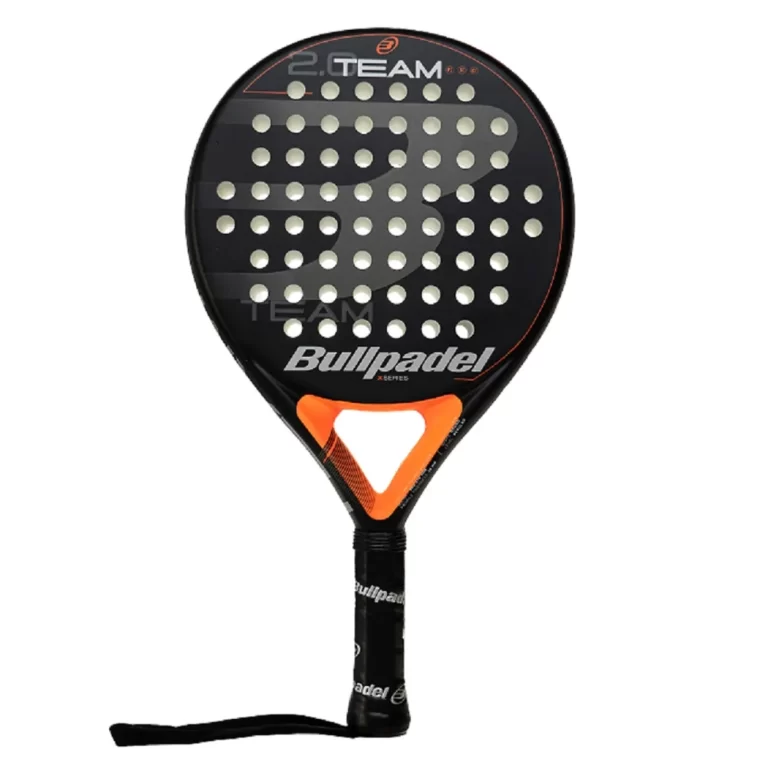Bullpadel Team 2.0 är ett budget padelracket som passar nybörjare och motionärer som söker en lättspelad modell.