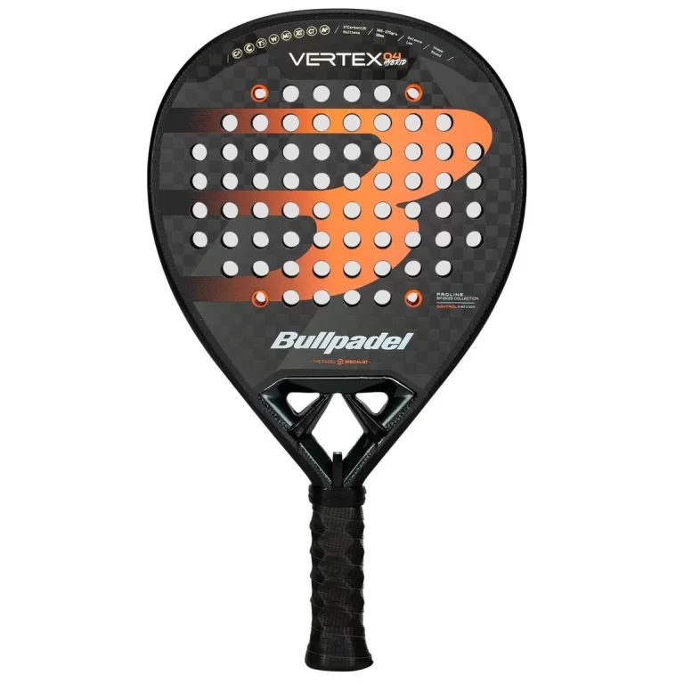 Bullpadel Vertex 04 Hybrid 2025 är ett riktigt bra skruv padelracket tack vare sin struktur på ytan.