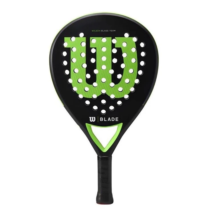 Wilson Blade Team V2 är ett allround och billigt padelrack som levererar riktigt bra i slagen.