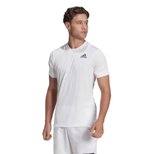 Adidas Freelift Tee padel t-shirt är bäst i test för herrar tycker vi. Riktigt snygg padelkläder.